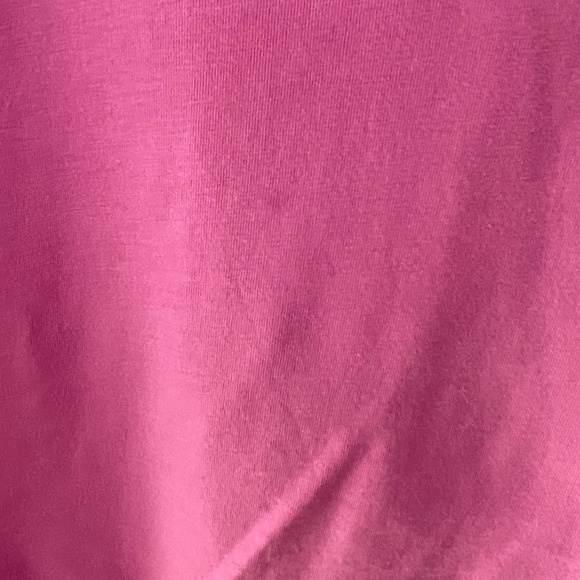 LULULEMON V-Neck LOVE 🩷 TEE, Size 4-6, Pink  SOFT! - Picture 4 of 4